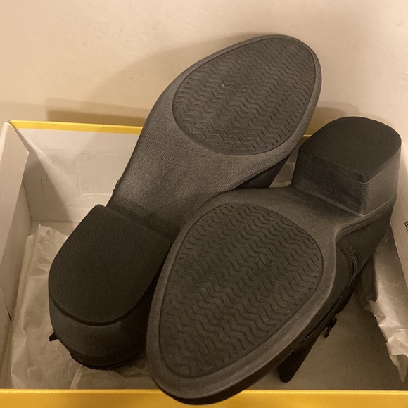 Seven Dials Womens Yosepha Ankle Boots Black Cuban Heel Low Zip Straps 7 M New - Picture 3 of 4